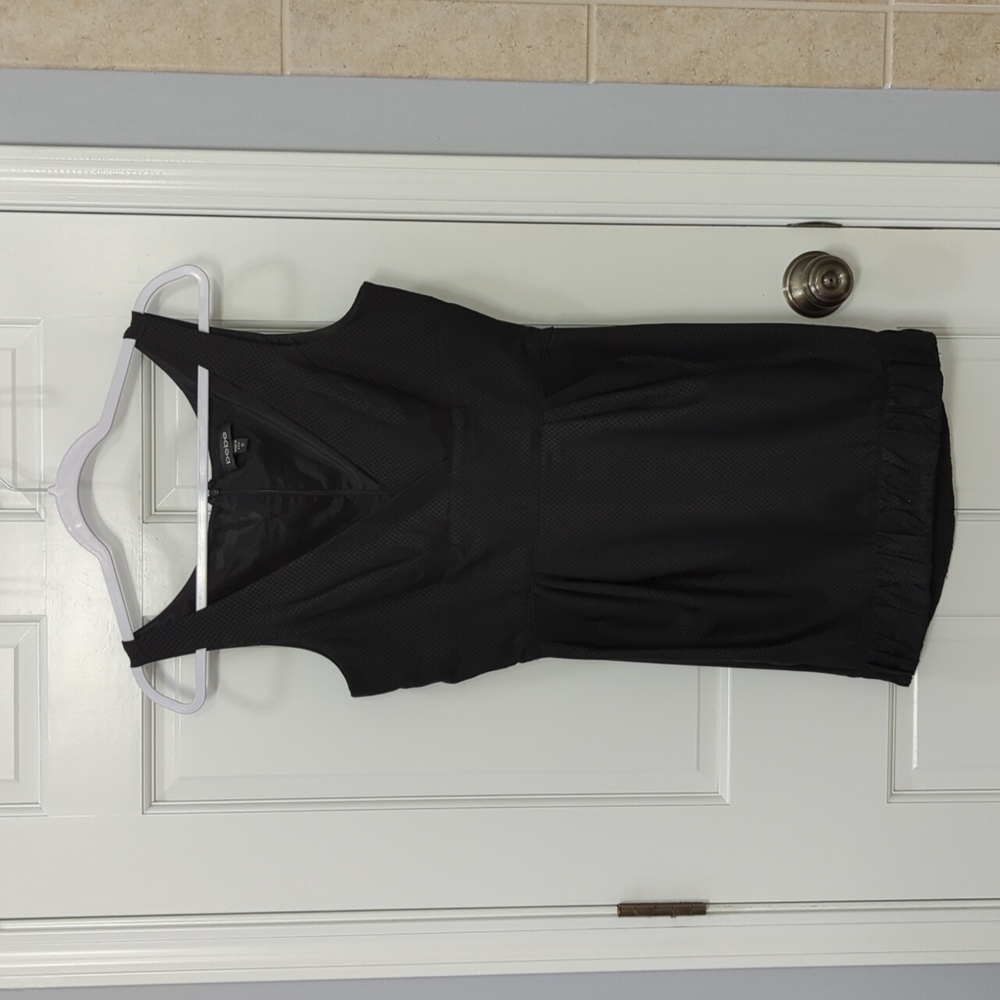 Bebe Mini Dress Size 8 Mini Pleated V-Neck banded hem Black